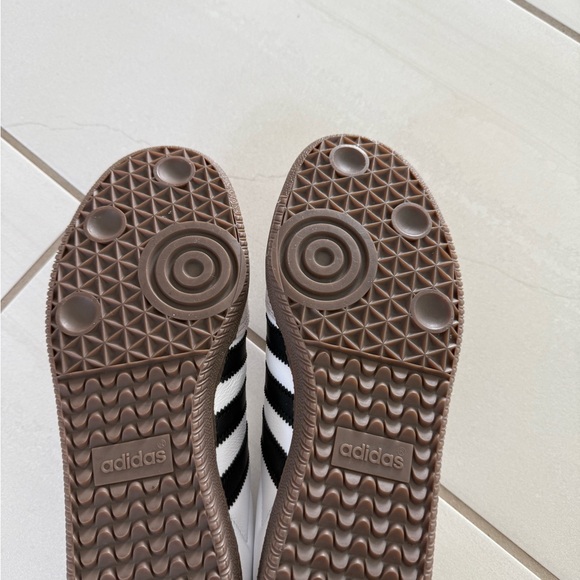 Adidas Women’s White and Black Sneakers - Sambas - Picture 3 of 7